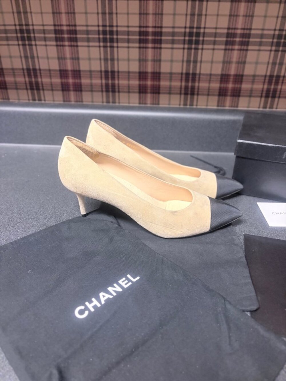 Chanel Beige Black Two-Tone Cap Toe Pumps - EU 39